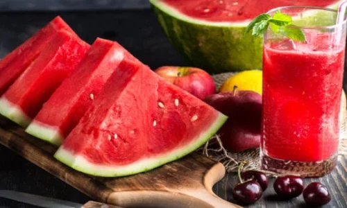 🍉 موٹاپا کم کرنا ہے؟ تو تربوز کے شربت میں یہ چیز ملا کر ضرور پیئں!